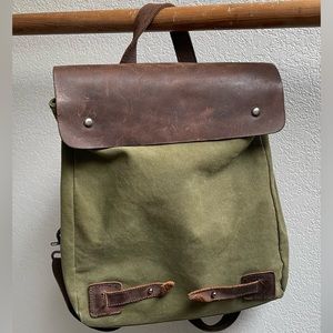CANVAS GREEN BACKPACK, LEATHER, ADJUSTABLE STRAPS